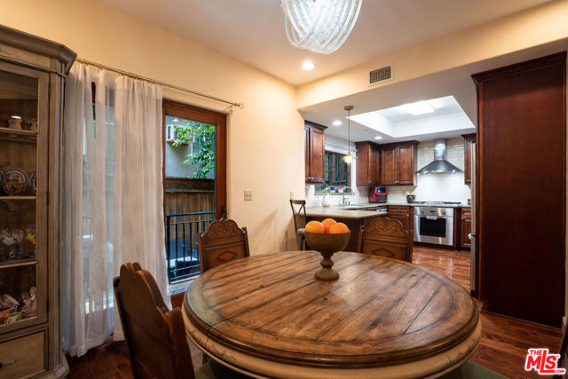 1331 N Sycamore Avenue, Los Angeles CA: https://media.crmls.org/mediaz/9339f690-f7ff-4152-a688-f005dfeffe9d.jpg