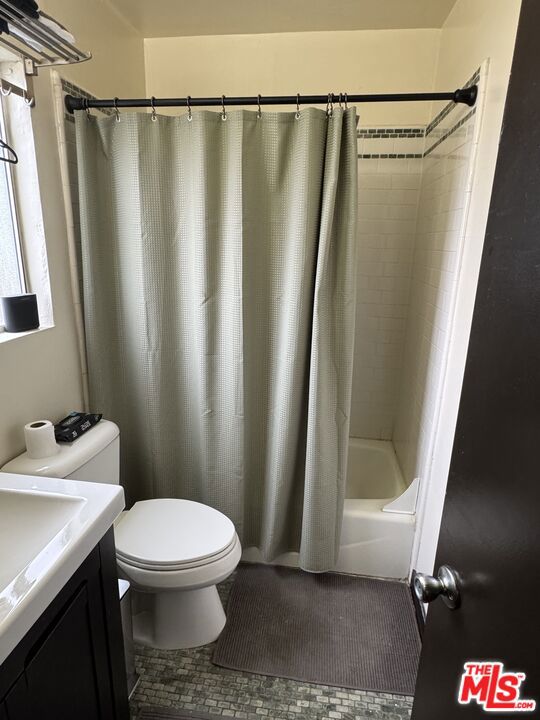 6356 W 6th Street, Los Angeles CA: https://media.crmls.org/mediaz/933a086c-17ba-436b-a768-b4ea16d76981.jpg