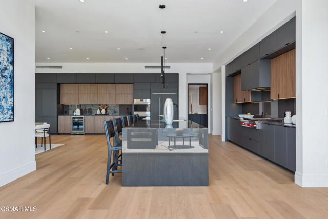 461 Lake Sherwood Drive, Lake Sherwood CA: https://media.crmls.org/mediaz/933a0acd-45d5-4670-8df2-d8080b2aeccf.jpg