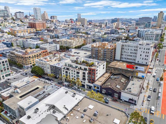 1645 Pacific Avenue, San Francisco CA: https://media.crmls.org/mediaz/933a1d01-2ab0-4b57-8bcd-a7095f11a802.jpg