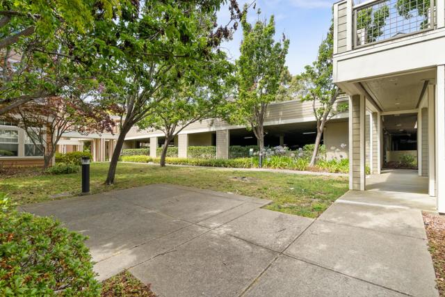 613 Swallowtail Court, Brisbane CA: https://media.crmls.org/mediaz/933a7516-cba3-4b0f-b2cf-c5fcff418265.jpg