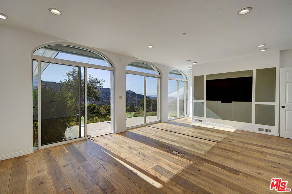 MLS #26867147 image #29
