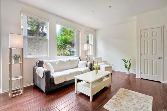 4049 Peninsula Drive, Carlsbad CA: https://media.crmls.org/mediaz/933bd69f-e5bd-47f4-9157-1445d090397f.jpg