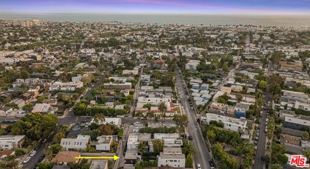 714 California Avenue, Venice CA: https://media.crmls.org/mediaz/933befee-59db-488b-ad85-d84f92a16bc1.jpg
