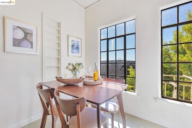 Image 17 of 41 For 848 Stannage Ave 11