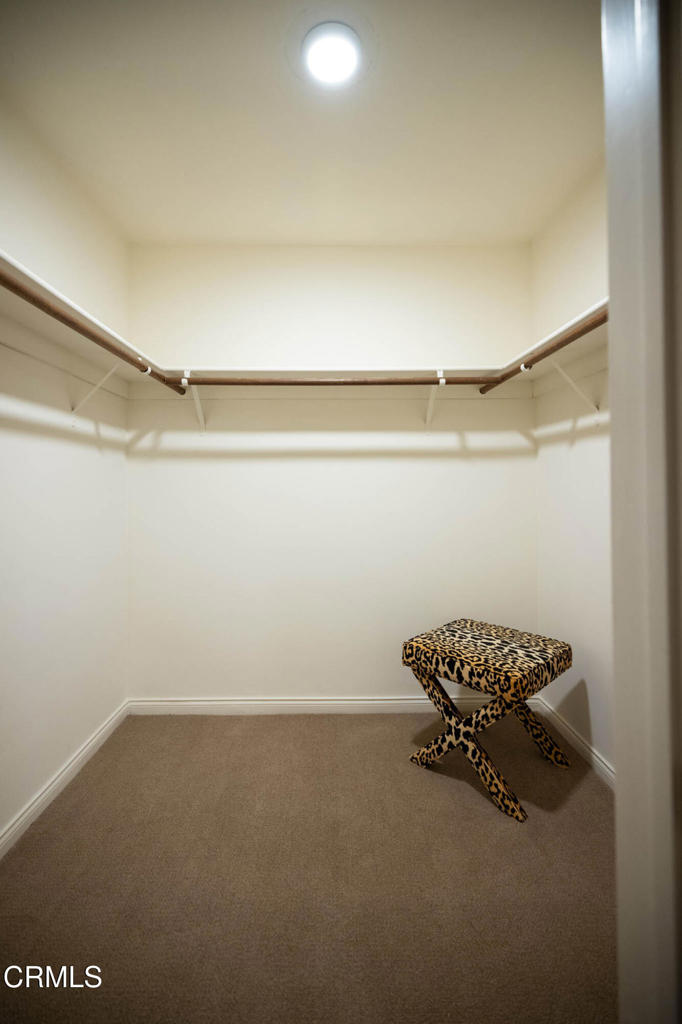 https://media.crmls.org/mediaz/933c1034-ffda-4da5-8dd4-f651612d4c78.jpg?preset=X-Large