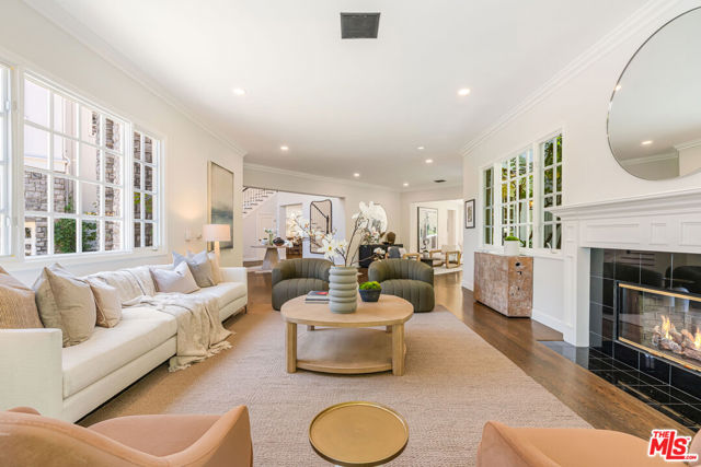 11797 CHAPARAL Street, Los Angeles CA: https://media.crmls.org/mediaz/933c15cb-65e5-455f-b882-833271c7864d.jpg