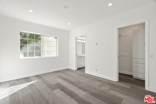 3217 Hutton Drive, Beverly Hills CA: https://media.crmls.org/mediaz/933e0361-ebe9-4f8e-9fb2-6839deb9fe4b.jpg