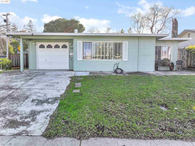 3194 Ameno Rd, Concord CA: https://media.crmls.org/mediaz/933e88b3-38bd-46f6-906a-24a845232511.jpg