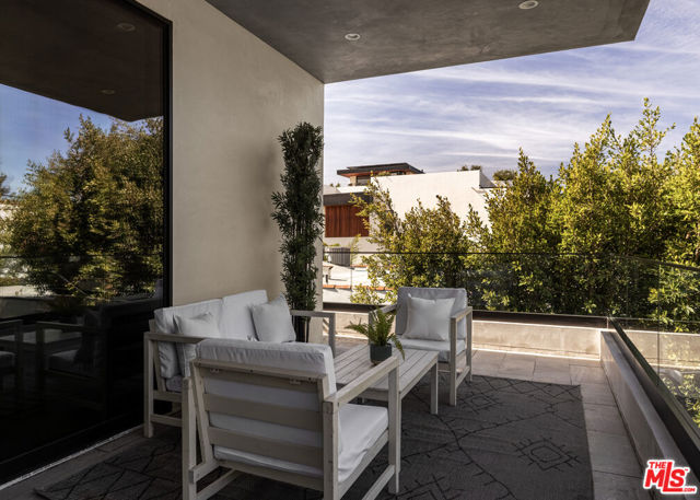 6509 Colgate Avenue, Los Angeles CA: https://media.crmls.org/mediaz/933f1c99-ded6-41ae-9661-2317f178258e.jpg