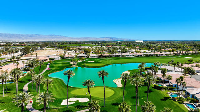 80360 Via Valerosa, La Quinta CA: https://media.crmls.org/mediaz/933f7b4b-9b90-4910-924c-6a1328e570e4.jpg