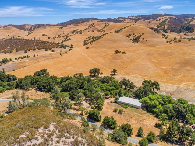 29711 Airline Highway, Paicines CA: https://media.crmls.org/mediaz/933f8ffb-117b-49d5-8a52-a0d449f5d15c.jpg