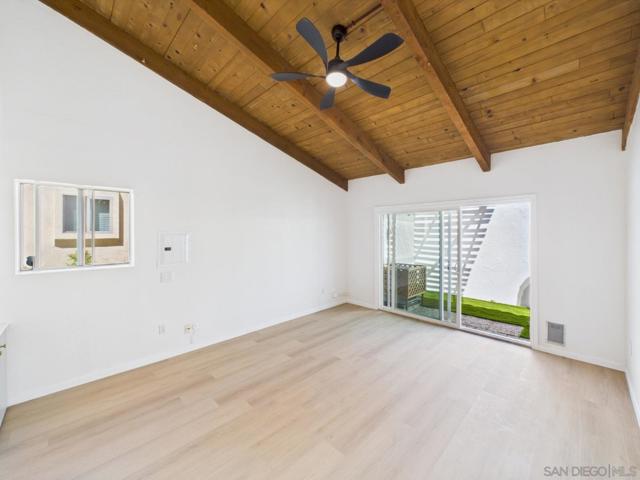 670 Bel Air Dr W, Vista CA: https://media.crmls.org/mediaz/933fd4c6-1522-46ce-80fe-f55d0375c3bb.jpg