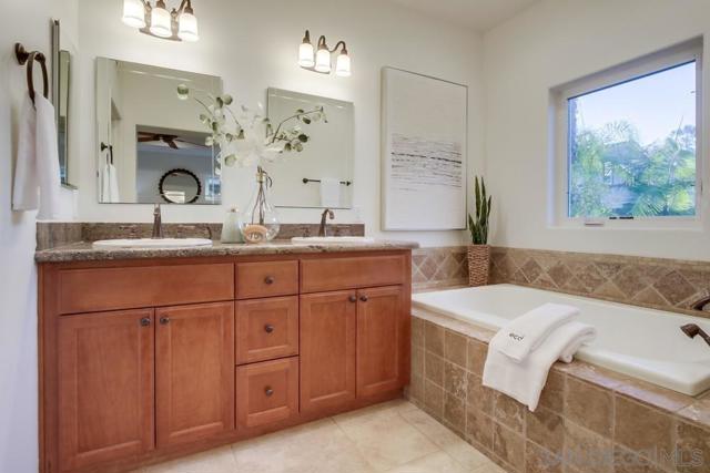 14590 Kent Hill Way, Poway CA: https://media.crmls.org/mediaz/93405d6a-6bb0-4924-9199-21d6fd21c994.jpg