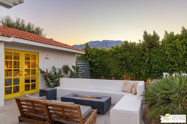 2880 E San Angelo Road, Palm Springs CA: https://media.crmls.org/mediaz/9340ad4c-e983-49ce-b002-dc1a9476d8fa.jpg