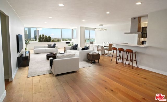 865 Comstock Avenue, Los Angeles CA: https://media.crmls.org/mediaz/93412b74-8dc5-4285-ac30-290d798c8fbe.jpg