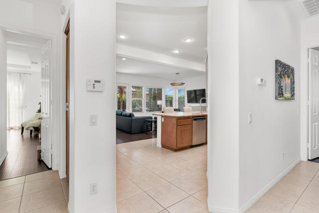 Image 11 of 32 For 105 Shoreline Drive