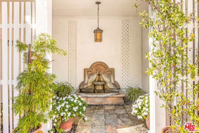 1647 N Beverly Glen Boulevard, Los Angeles CA: https://media.crmls.org/mediaz/93435477-d766-412d-a856-27d25c3b6a86.jpg