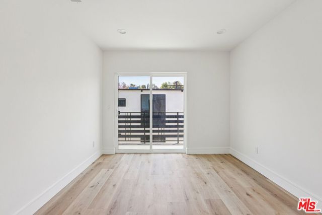 2111 1/2 Holly Drive, Los Angeles CA: https://media.crmls.org/mediaz/93443310-c0aa-46b4-8b54-299a55e46706.jpg