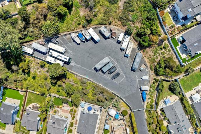 1782 E Pointe Avenue, Carlsbad CA: https://media.crmls.org/mediaz/9344bedc-6fe1-450d-85d4-5bf9b9fde12c.jpg