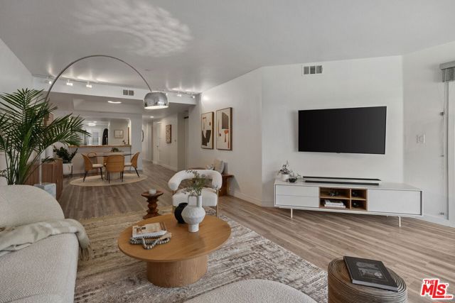 140 Ocean Park Boulevard, Santa Monica CA: https://media.crmls.org/mediaz/93457f17-064e-4088-aadd-cd22fdab1813.jpg