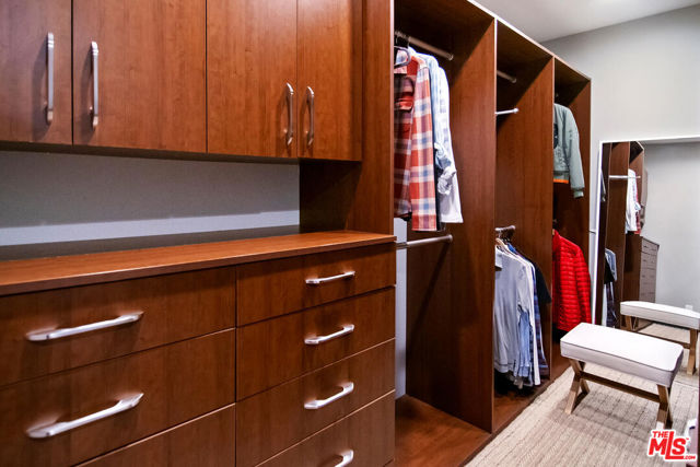 3631 Buena Park Drive, Studio City CA: https://media.crmls.org/mediaz/9345cde1-4b23-43bf-b45f-7a0f85e18060.jpg