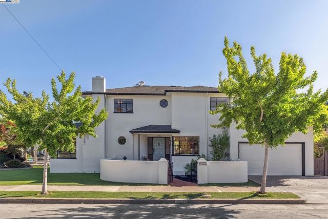 1630 Dayton Ave, Alameda CA: https://media.crmls.org/mediaz/93464341-7559-4865-b586-96c8e95e9cab.jpg