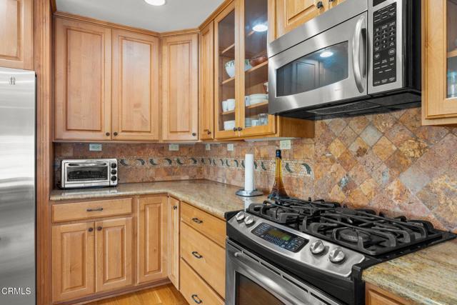 142 Poinsettia Gardens Drive, Ventura CA: https://media.crmls.org/mediaz/93467826-1368-4162-94b7-b5a3bb661734.jpg