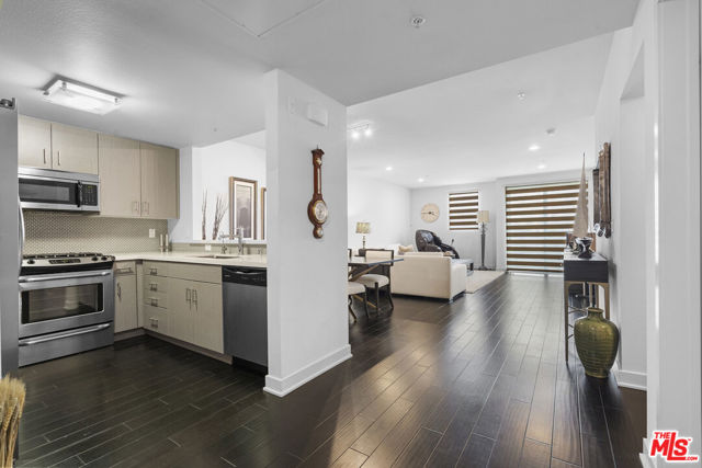 436 S Virgil Avenue, Los Angeles CA: https://media.crmls.org/mediaz/93467f5c-59e3-44ec-beda-04bb0b8697ee.jpg