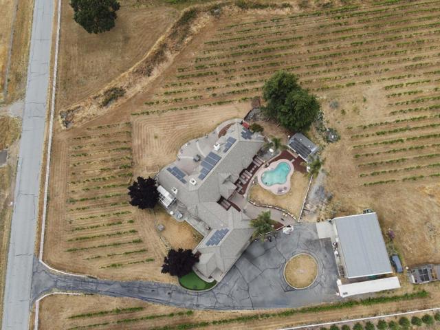 160 Tevis Trail, Hollister CA: https://media.crmls.org/mediaz/934739e4-c0ac-481f-9657-bfbfee71e91f.jpg