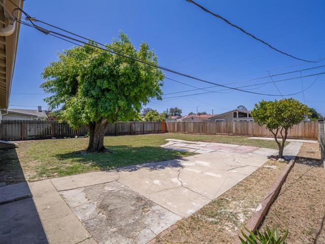 1233 Monroe Street, Salinas CA: https://media.crmls.org/mediaz/93473a50-f31d-4a85-b9db-8d3966456dfe.jpg