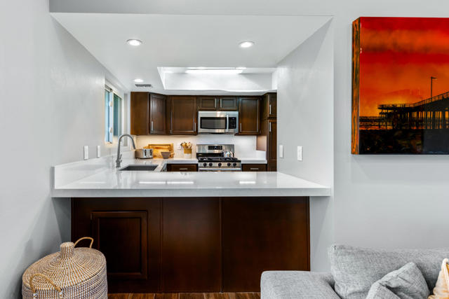 35 Mission Court Court, Rancho Mirage CA: https://media.crmls.org/mediaz/93475bd9-45d4-4fea-9a27-1eed8577a273.jpg