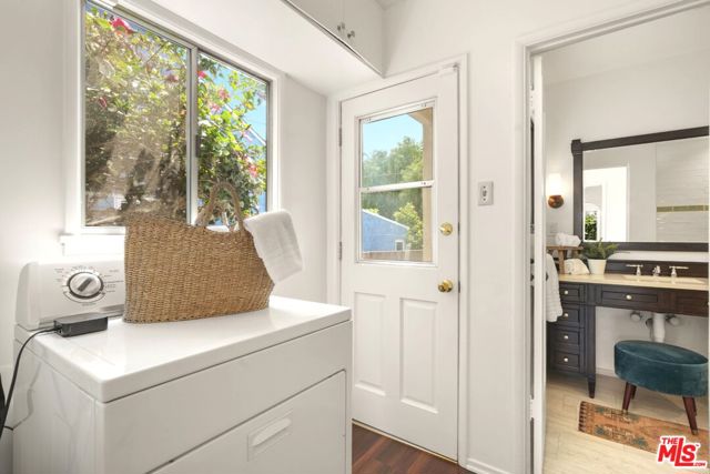 2218 Pearl Street, Santa Monica CA: https://media.crmls.org/mediaz/9347c50d-4ba1-4c5a-80d6-8ac33e65c3fc.jpg