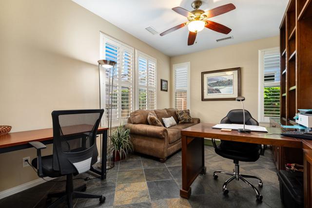 81945 Golden Star Way, La Quinta CA: https://media.crmls.org/mediaz/93481cec-6907-43e3-83f1-adf74b08c00e.jpg