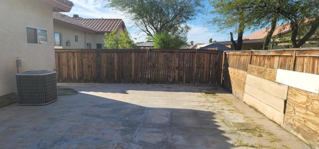 Detail Gallery Image 9 of 37 For 2117 Descanso Dr, Calexico,  CA 92231 - 4 Beds | 2 Baths
