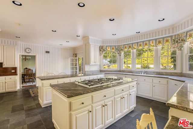 3734 Longridge Avenue, Sherman Oaks CA: https://media.crmls.org/mediaz/934835af-6ae4-429a-8a4e-74bb6d2ff836.jpg