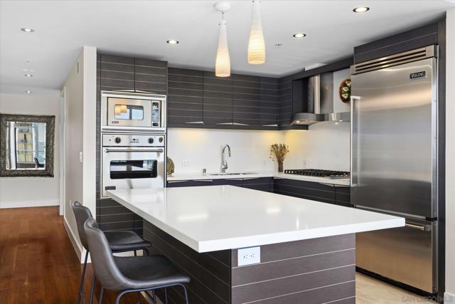 1325 Pacific Hwy, San Diego CA: https://media.crmls.org/mediaz/9348aea1-569a-4ecd-a8b8-37616d254331.jpg