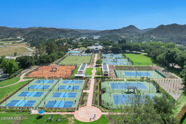 2479 Swanfield Court, Lake Sherwood CA: https://media.crmls.org/mediaz/9348c0f5-b74b-4434-a3a7-ae7108e2cc35.jpg