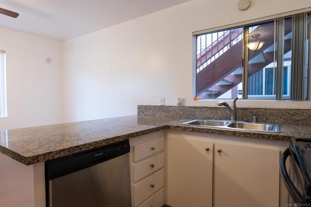 San Diego - photo 17