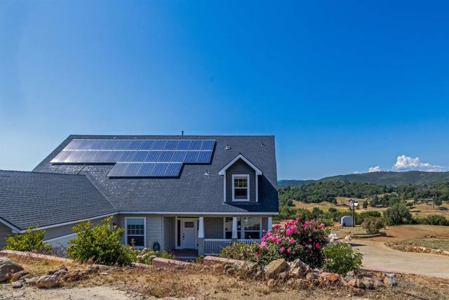 16725 Harrison Park Trail, Julian CA: https://media.crmls.org/mediaz/934ac109-7a2d-4484-b43b-f28eeae8ea53.jpg