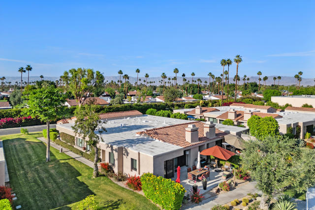 72806 Fleetwood Circle, Palm Desert CA: https://media.crmls.org/mediaz/934ac940-4cca-4823-be66-41d05ce45cc4.jpg