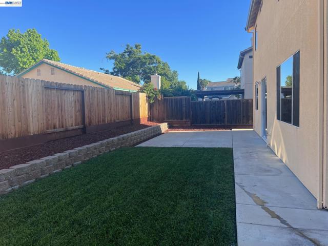 1420 Teakwood Way, Tracy CA: https://media.crmls.org/mediaz/934af3e2-f3b3-4418-aab1-af4d3b42e1f2.jpg