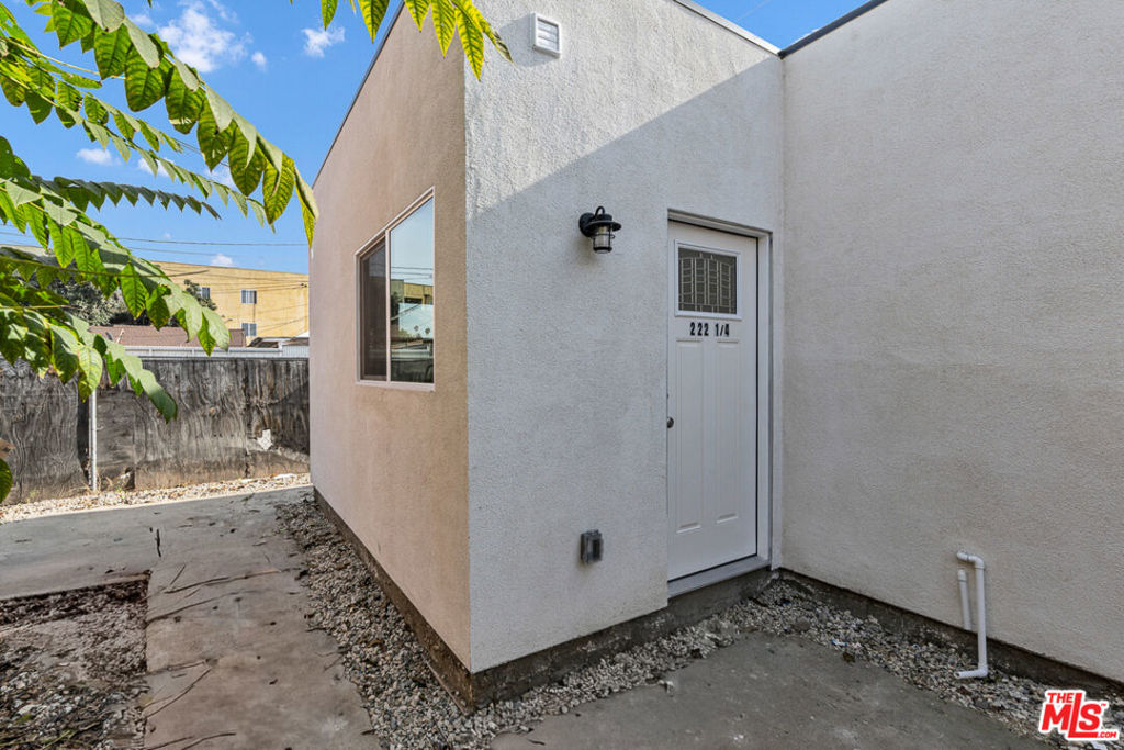 222 E Vernon Avenue #1/4