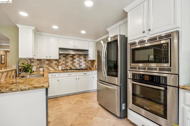 Image 24 of 55 For 5362 Saddleback Ct.