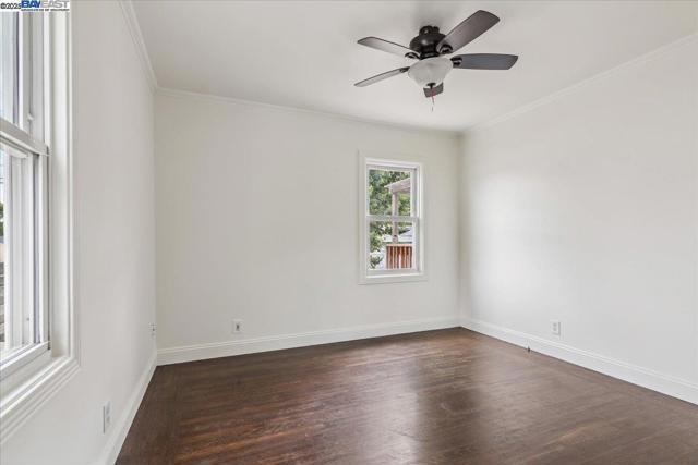 568 Jennings Ave, Vallejo CA: https://media.crmls.org/mediaz/934cb4f4-45e5-4df8-abc1-9fe3fced3366.jpg