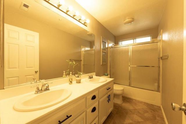1018 Melville Street, Salinas CA: https://media.crmls.org/mediaz/934d8bfe-810d-4bb2-b252-ead0d2327220.jpg
