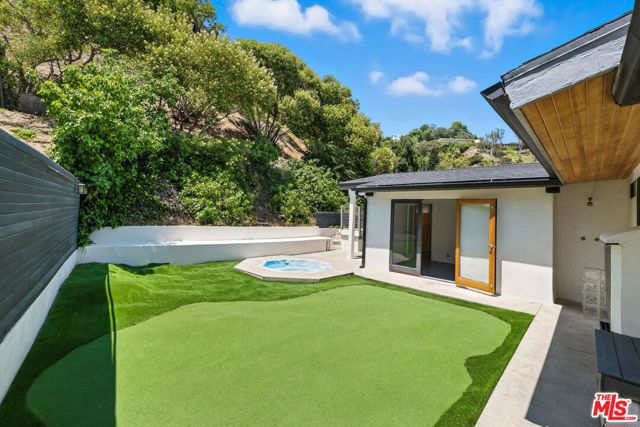 1317 Devlin Drive, Los Angeles CA: https://media.crmls.org/mediaz/934daea9-4515-459d-a1dc-d27802a392d5.jpg