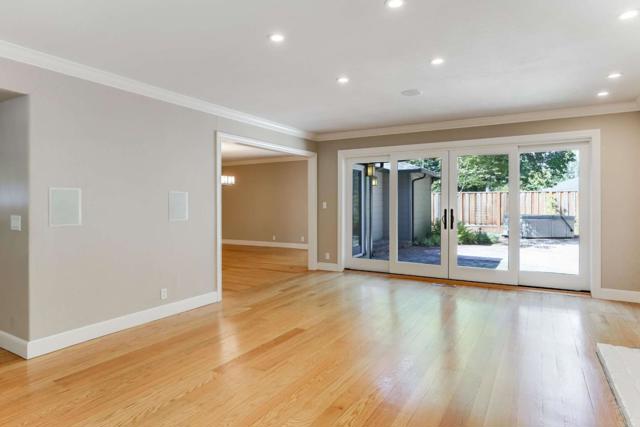 327 Bay Road, Menlo Park CA: https://media.crmls.org/mediaz/934dda02-4556-4984-8400-6a9f736b30a1.jpg