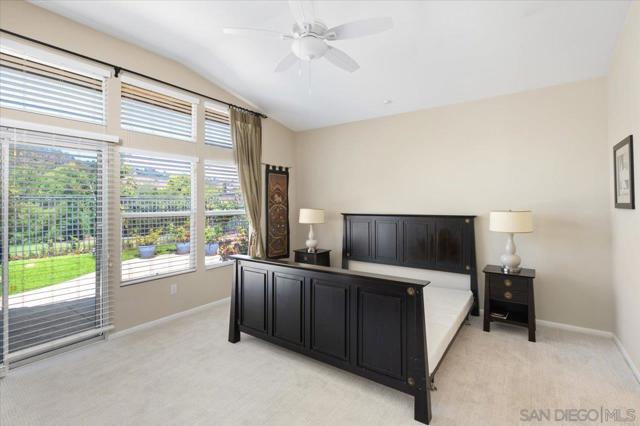 2385 Amber Oak Ln, Escondido CA: https://media.crmls.org/mediaz/934e2f67-ba8d-485f-9500-710527a591f7.jpg