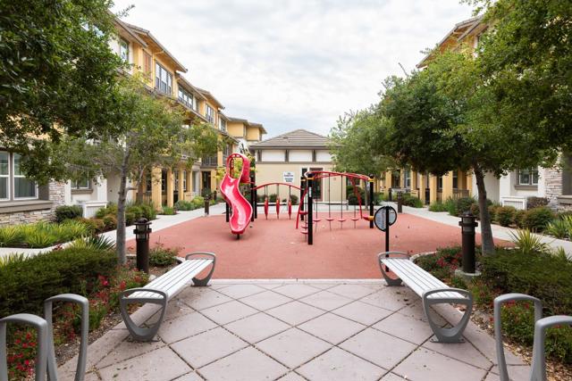 733 E Evelyn Avenue, Sunnyvale CA: https://media.crmls.org/mediaz/934eab39-7b6b-4545-8d67-ccd581c58e77.jpg